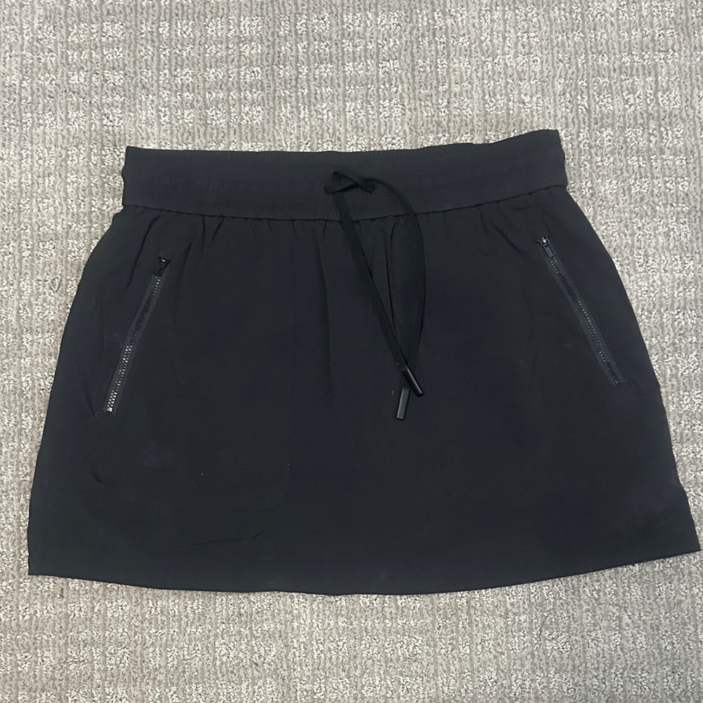 Athleta Trekkie Skort size Small